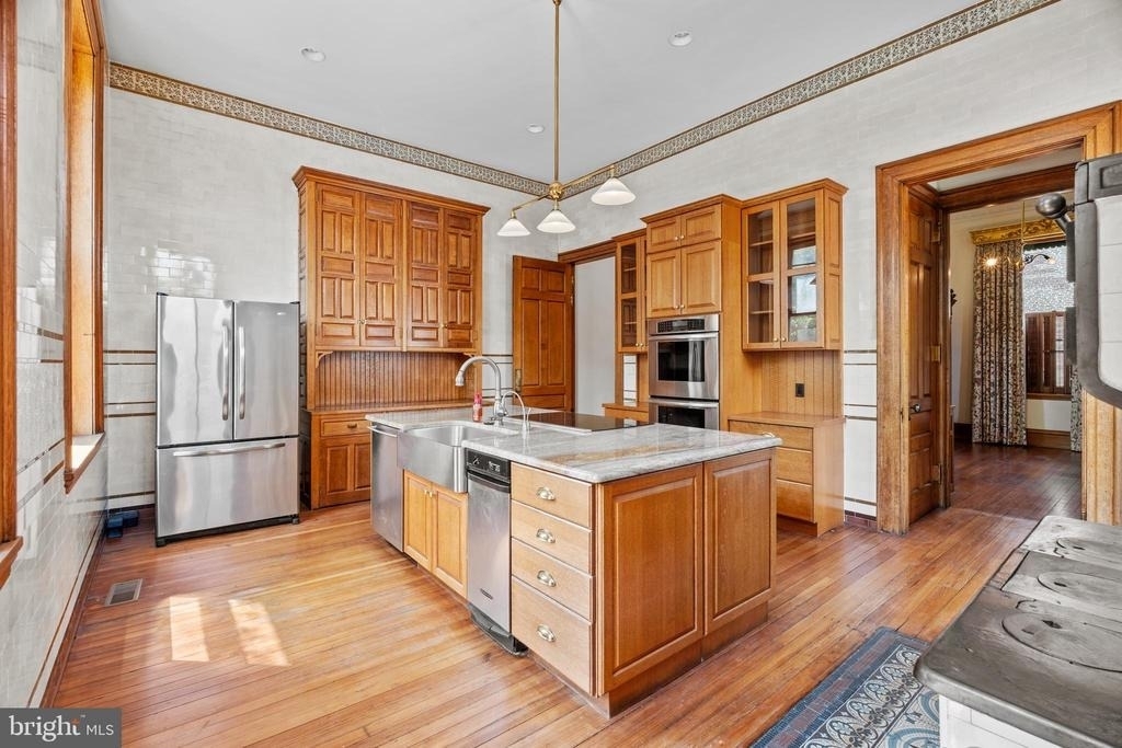 2201 Green Street - Photo 9