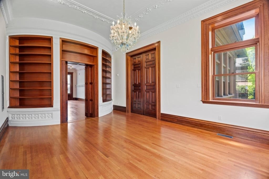 2201 Green Street - Photo 17