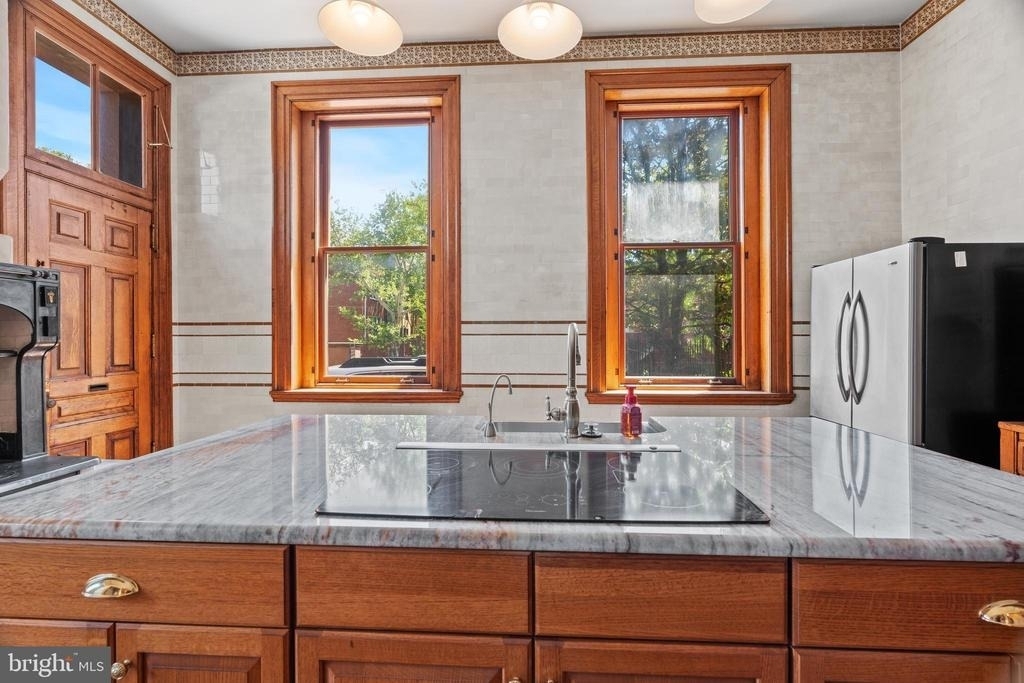 2201 Green Street - Photo 12