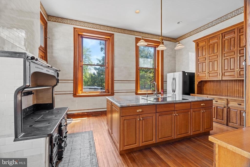 2201 Green Street - Photo 14