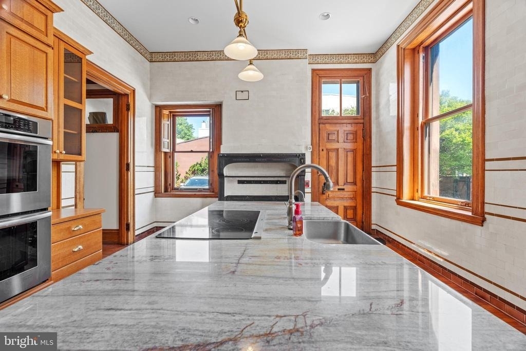 2201 Green Street - Photo 11