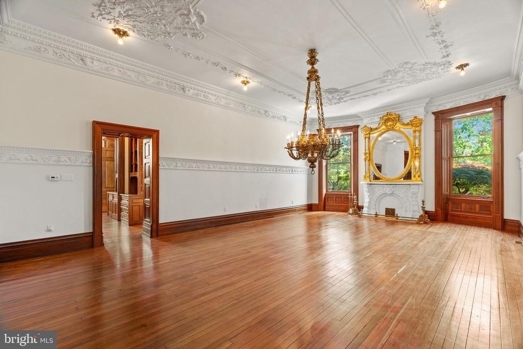 2201 Green Street - Photo 6