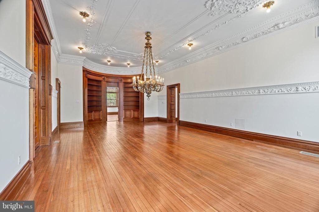 2201 Green Street - Photo 18