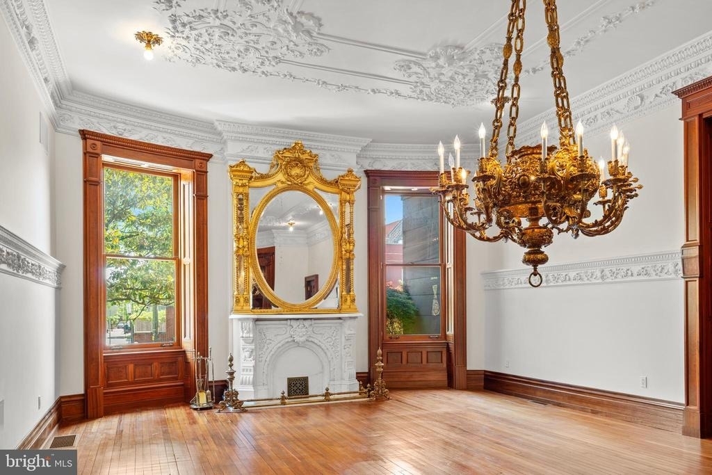 2201 Green Street - Photo 1