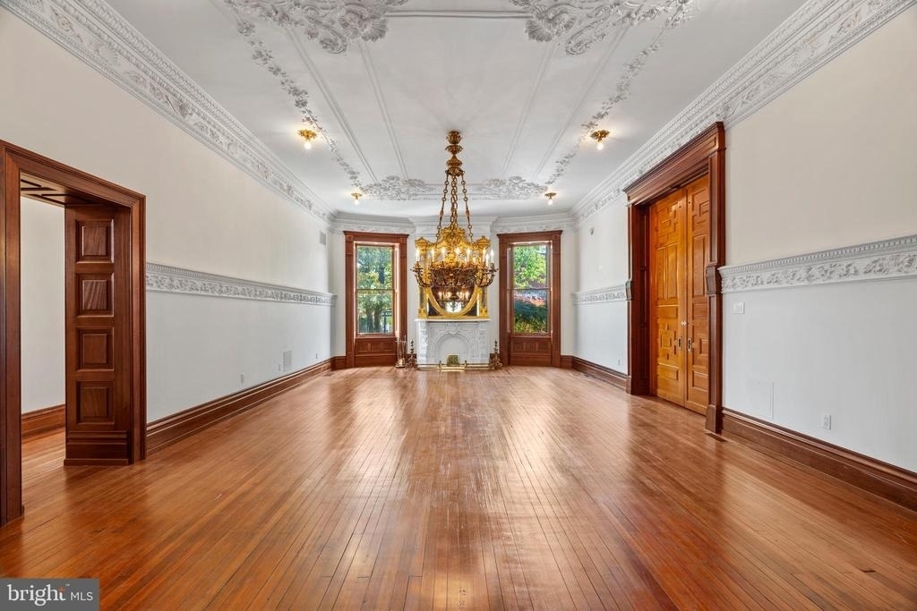 2201 Green Street - Photo 3