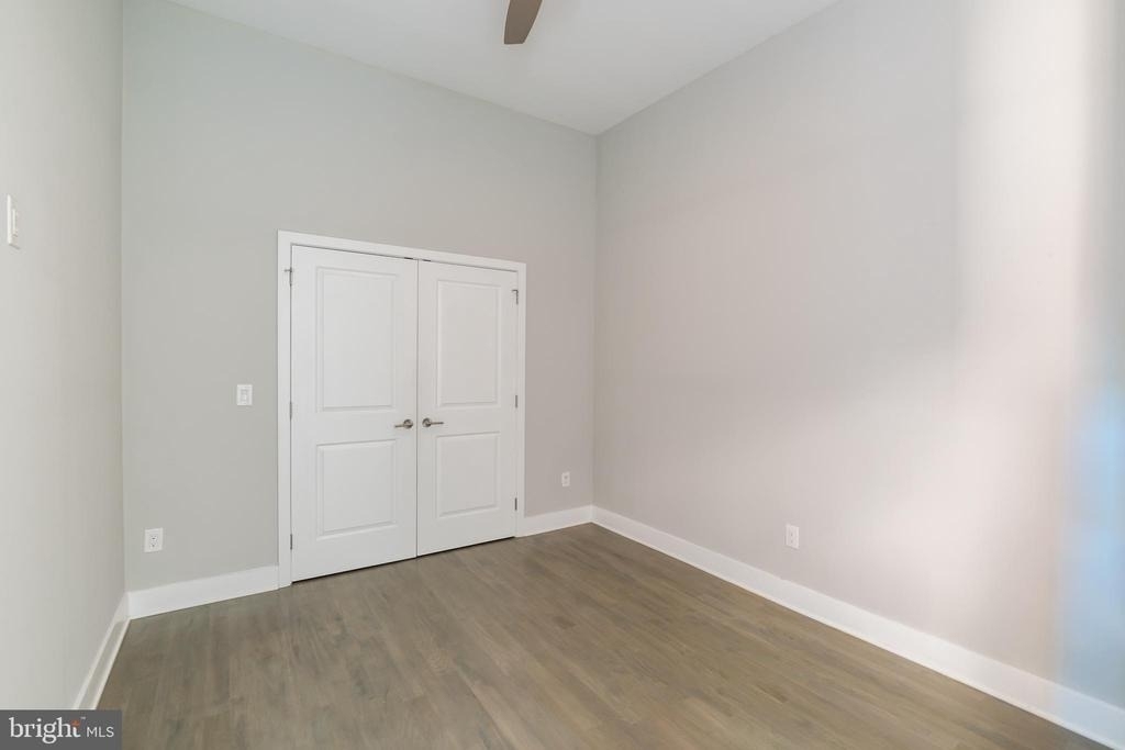 1607 Catharine Street - Photo 7