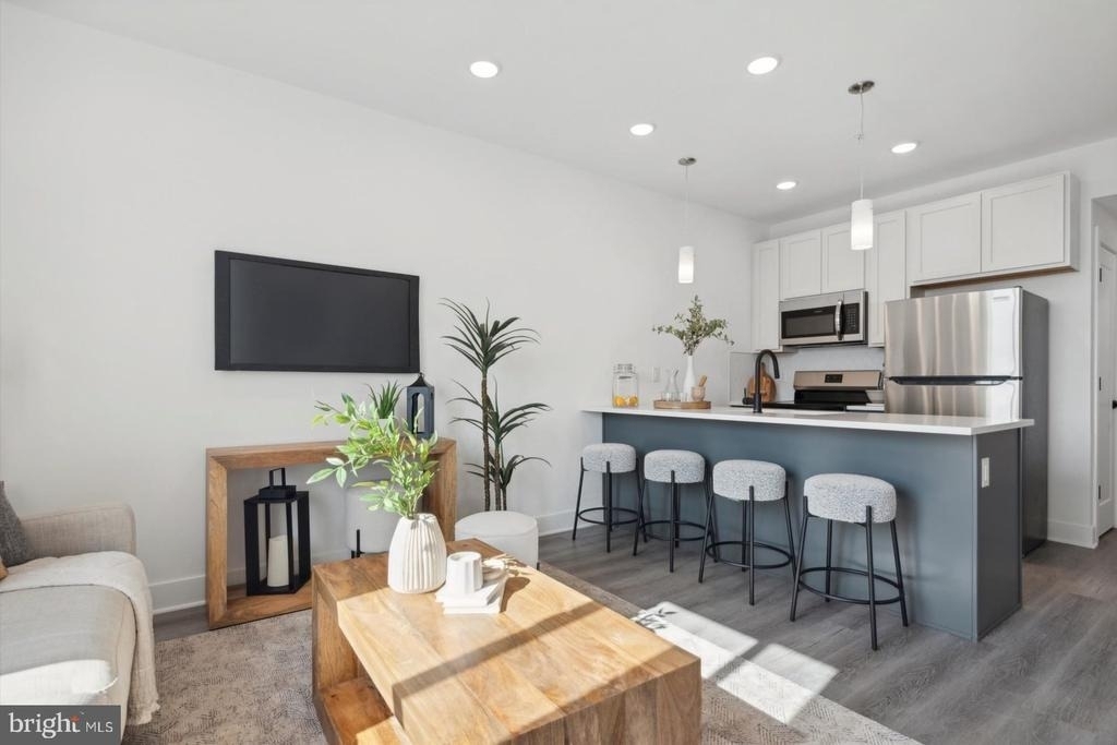 2200 E Somerset Street - Photo 2