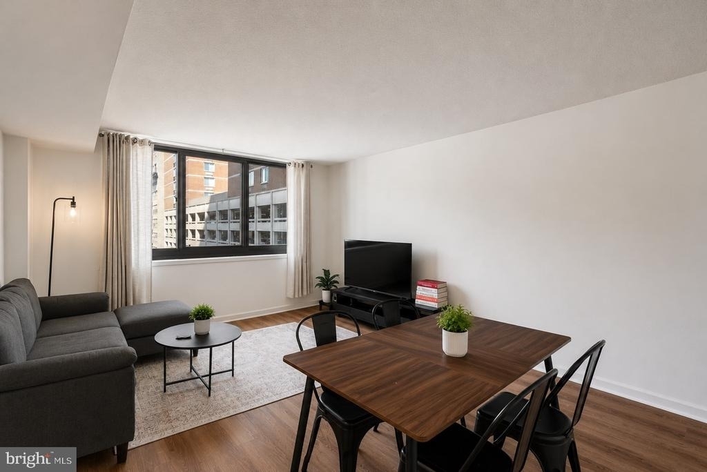 1420 Locust Street - Photo 8