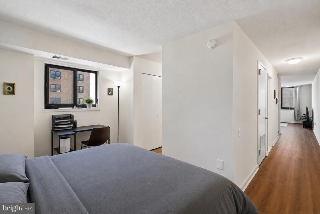 1420 Locust Street - Photo 13