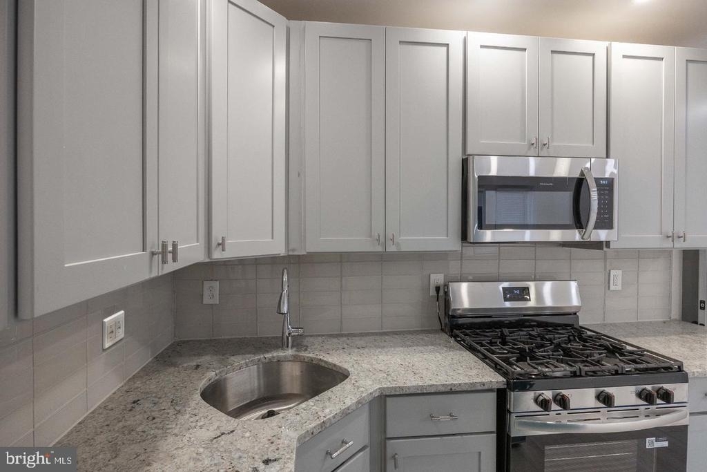 6649 Blakemore Street - Photo 28
