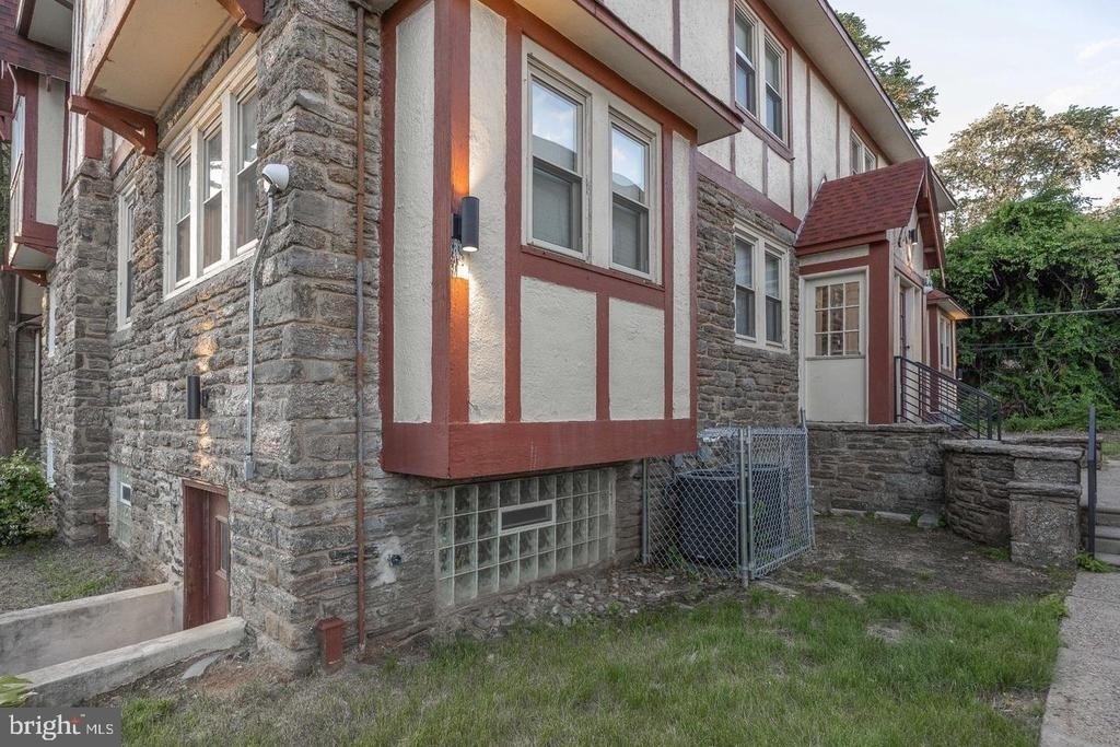 6649 Blakemore Street - Photo 34