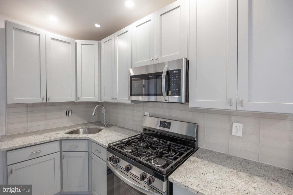 6649 Blakemore Street - Photo 27