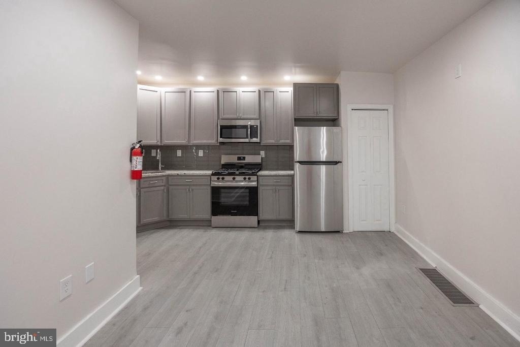 6649 Blakemore Street - Photo 10