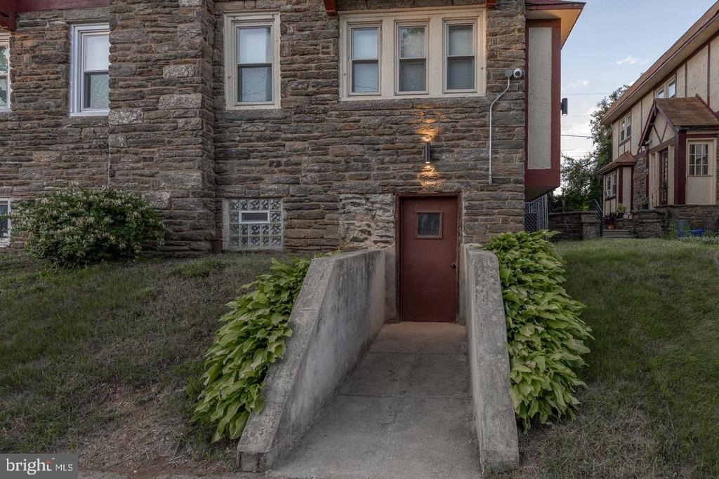6649 Blakemore Street - Photo 35