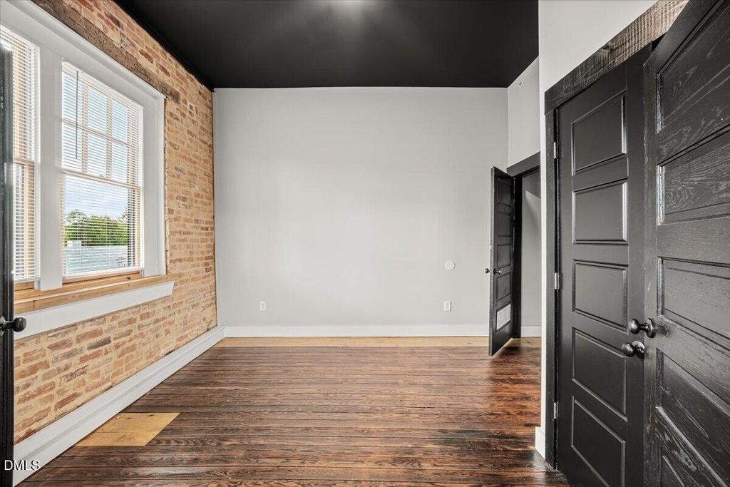 202 S Main Street - Photo 7