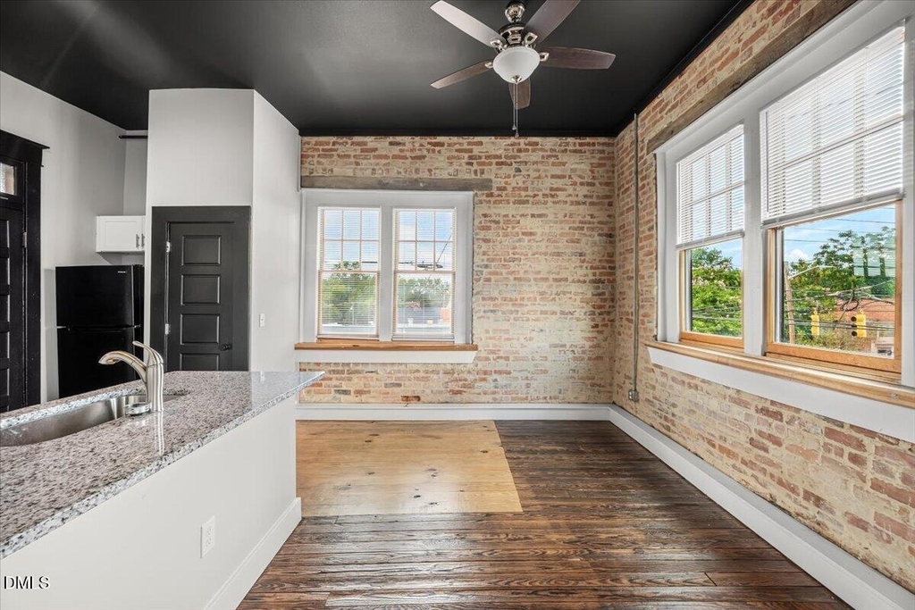 202 S Main Street - Photo 5