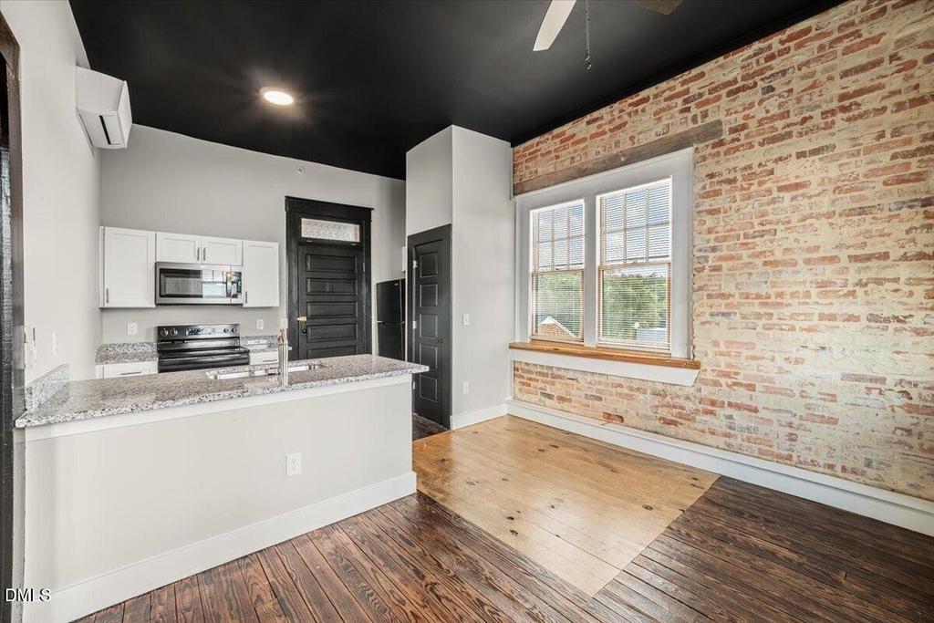 202 S Main Street - Photo 4