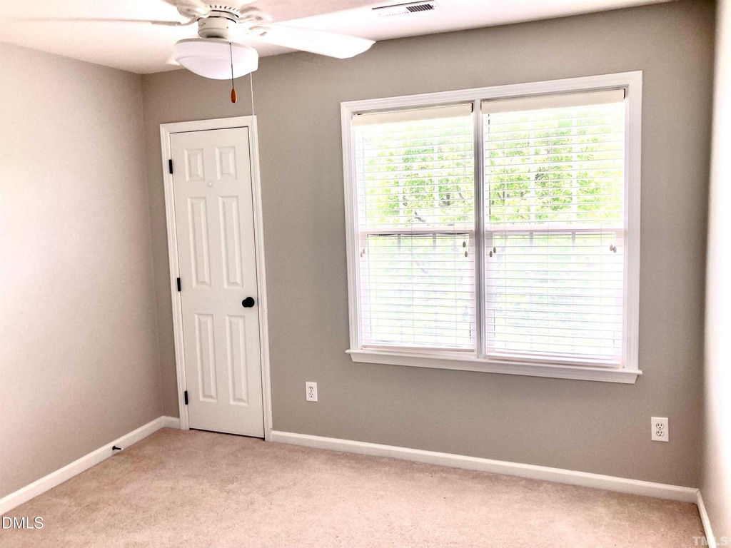 803 Knightsborough Way - Photo 9