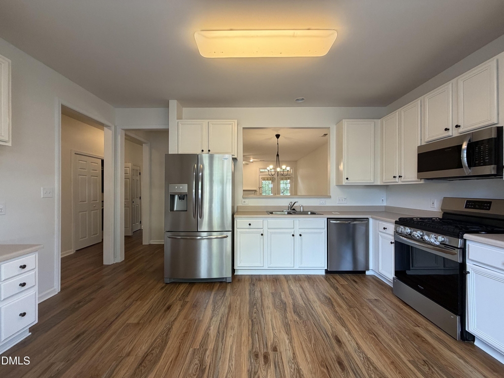 803 Knightsborough Way - Photo 1