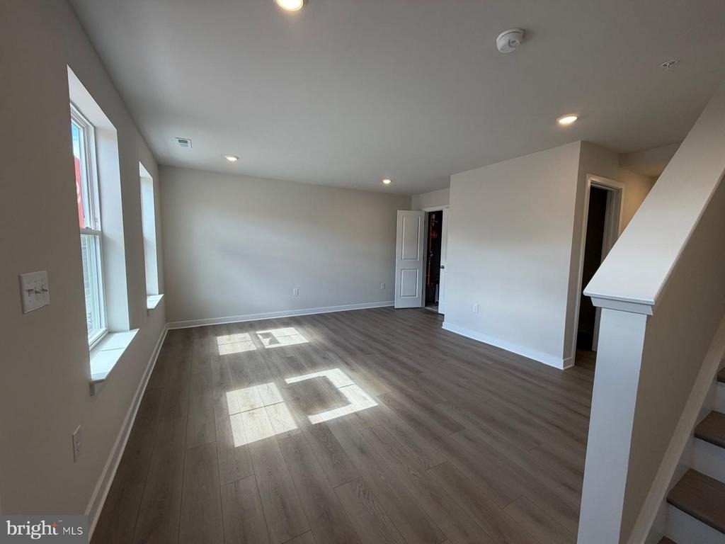 39 E Front Street - Photo 2