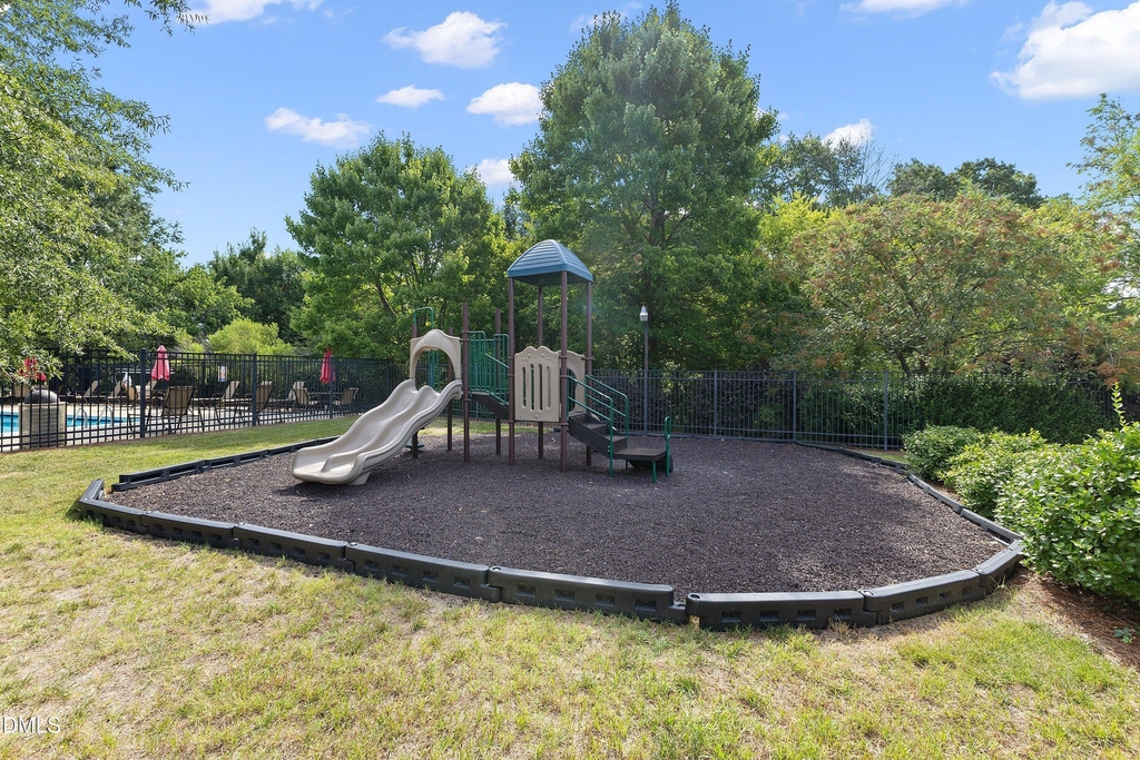 1942 Grassy Banks Drive - Photo 30