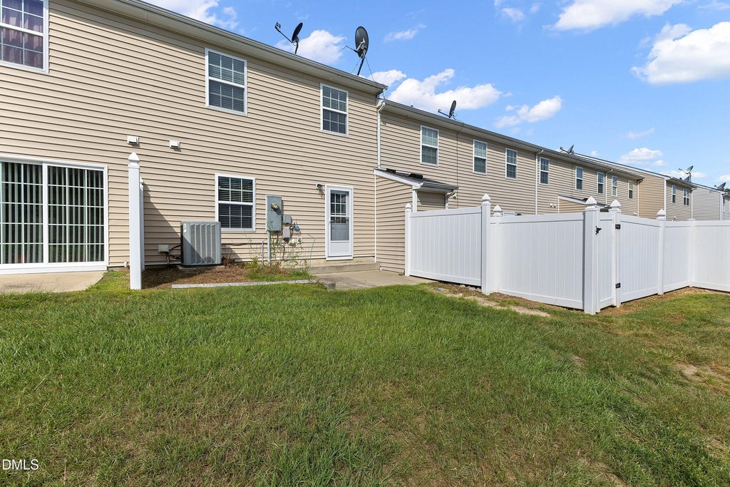 1942 Grassy Banks Drive - Photo 26