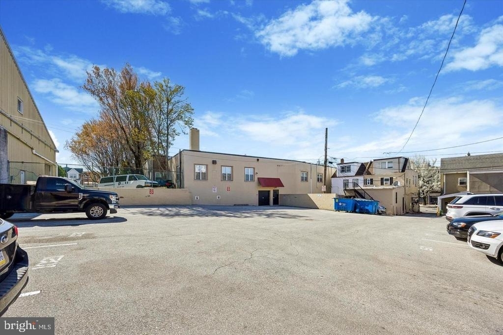 1015-1021 W Lancaster Avenue - Photo 3