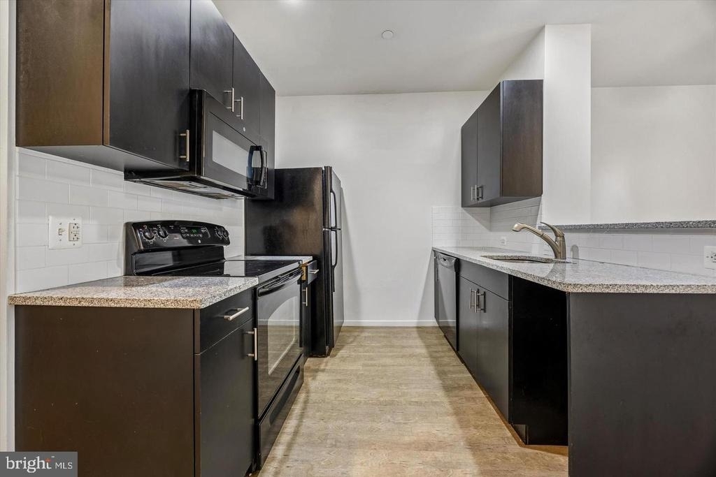 1015-1021 W Lancaster Avenue - Photo 18