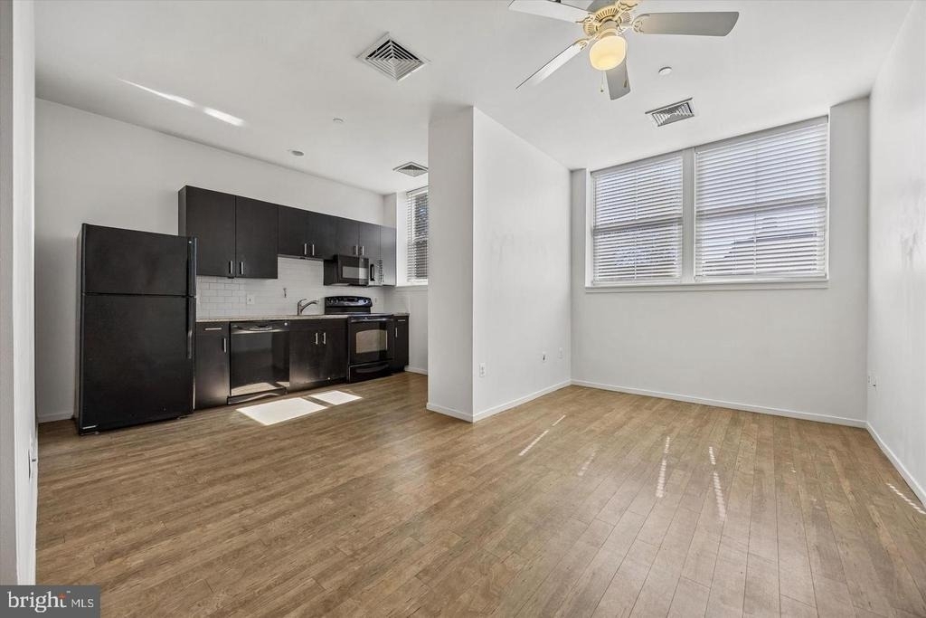 1015-1021 W Lancaster Avenue - Photo 1