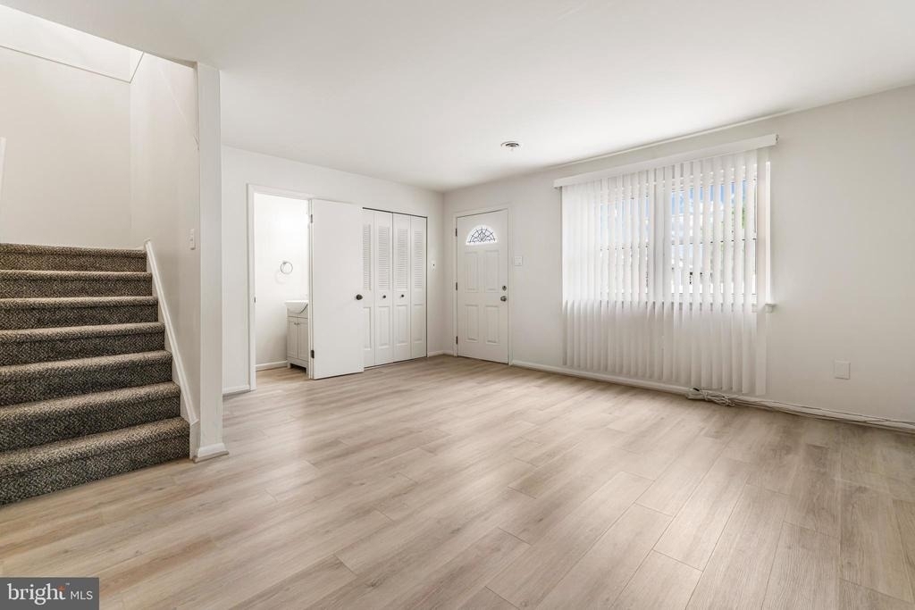 515 N York Road - Photo 1