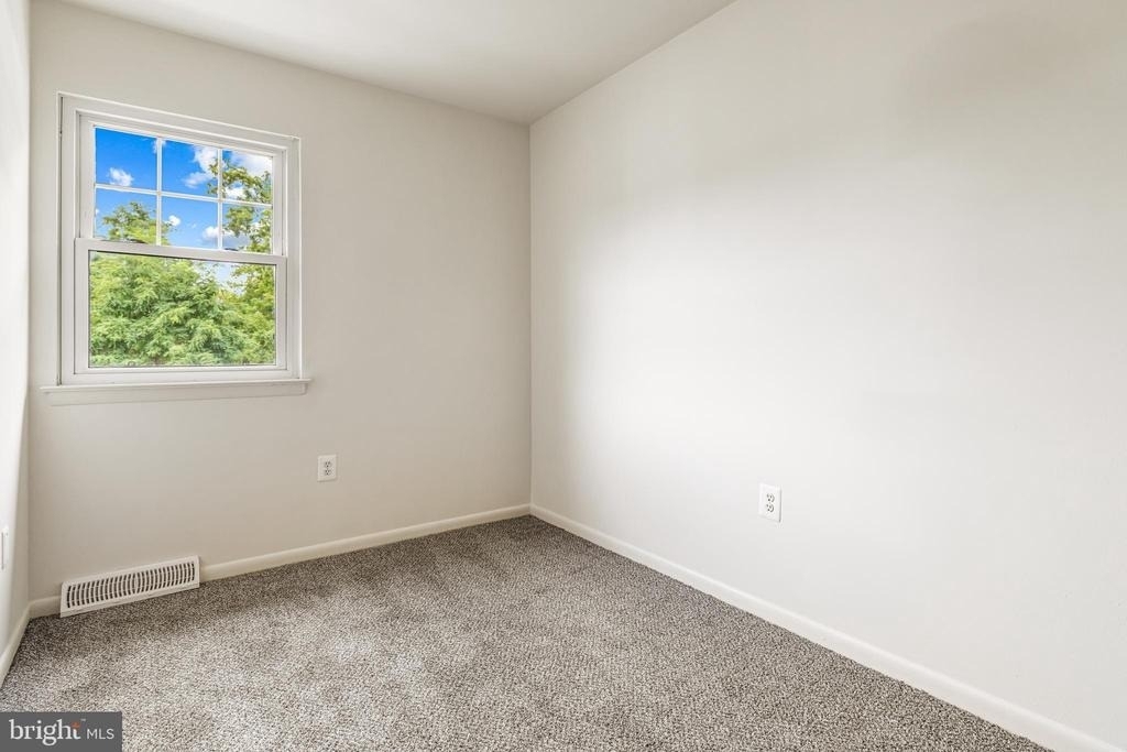 515 N York Road - Photo 18