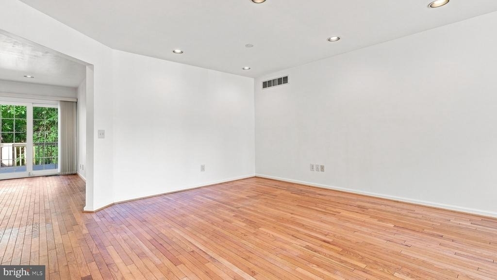 432 Country Club Drive - Photo 9