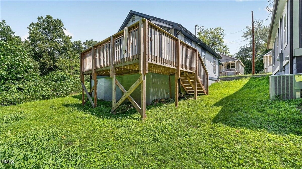 415 Spring Court - Photo 29