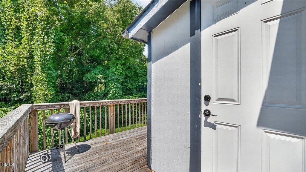 415 Spring Court - Photo 26
