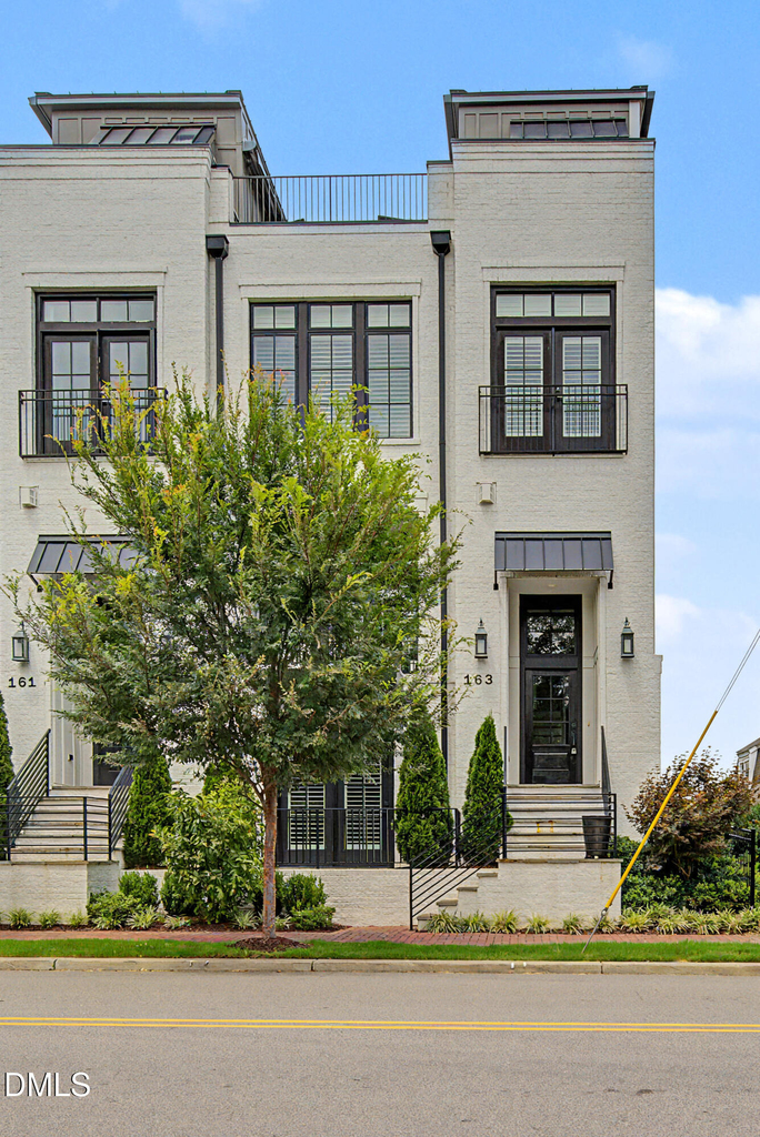 163 E Park Street - Photo 0