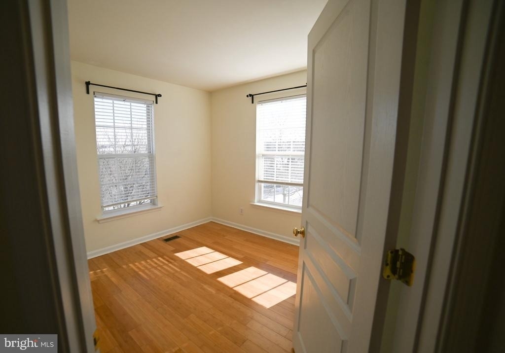 1910 Cavalier Lane - Photo 30