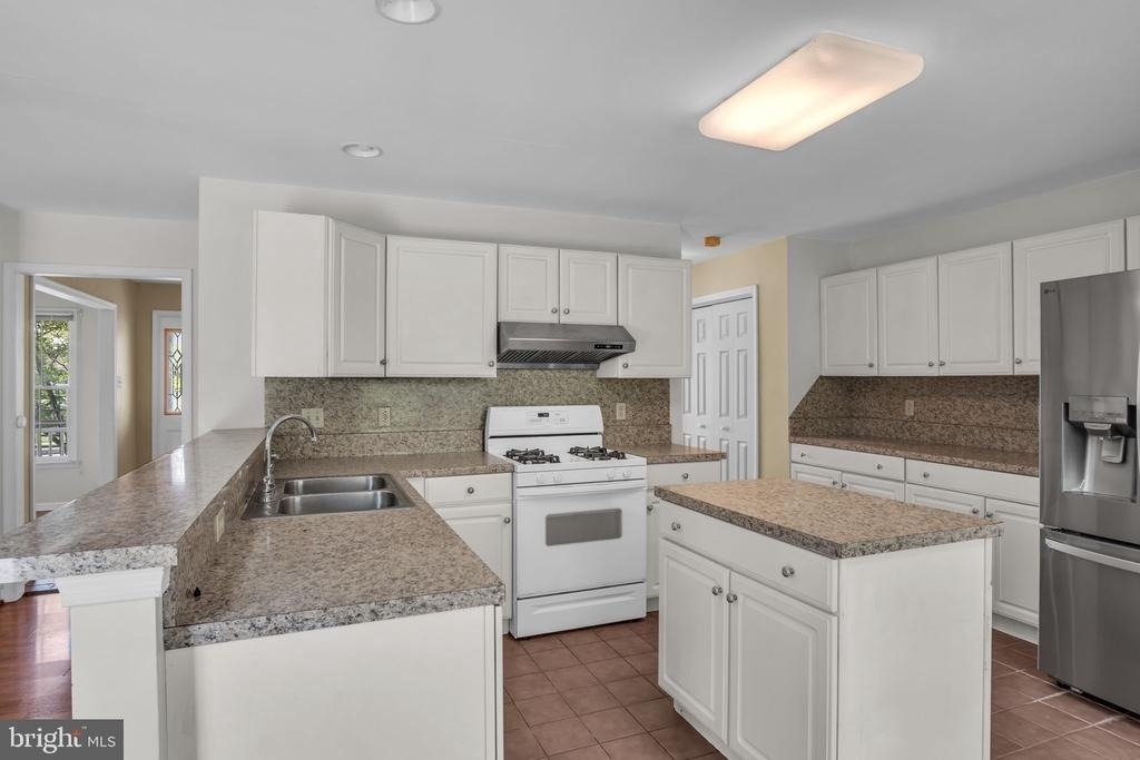 1210 Highlander Way - Photo 10