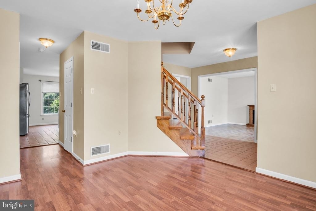 1210 Highlander Way - Photo 5