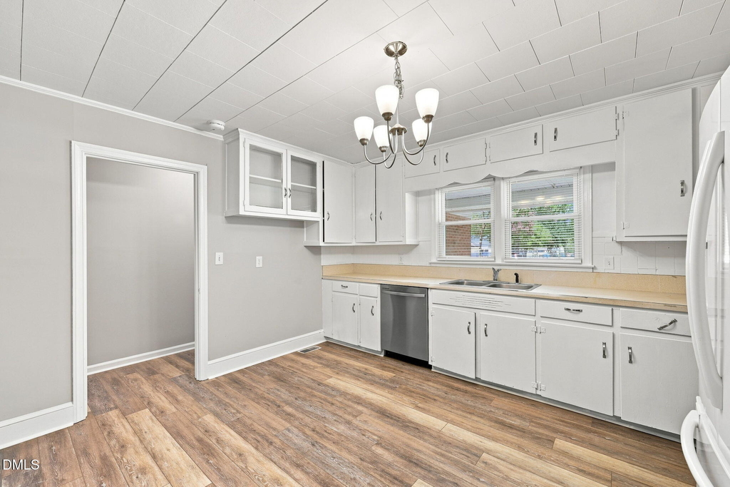1305 Erwin Road - Photo 6