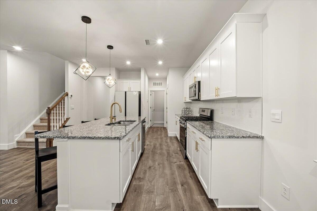 413 Haywood Glen Drive - Photo 2