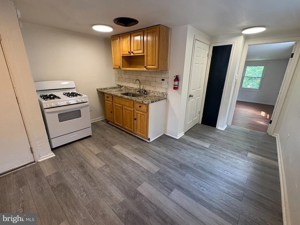 36 Middle Rose Street - Photo 2