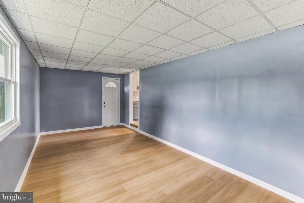 1037 Monmouth Road - Photo 9