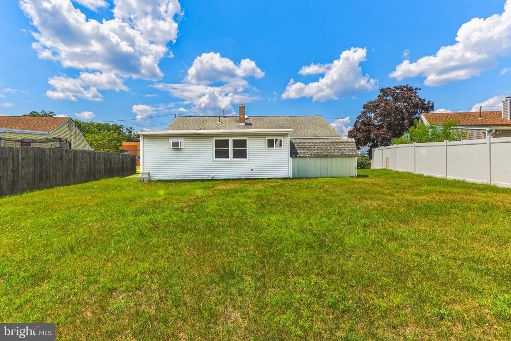 1037 Monmouth Road - Photo 15