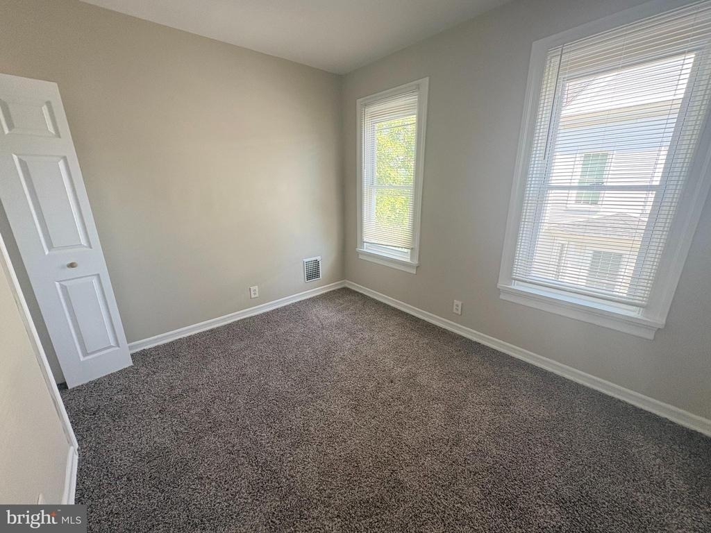19 Lincoln Avenue - Photo 10