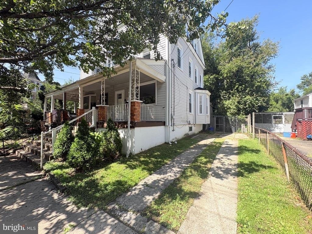 19 Lincoln Avenue - Photo 3