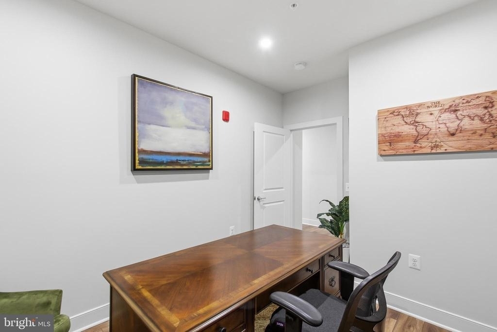 100 Saint Ives Place - Photo 16