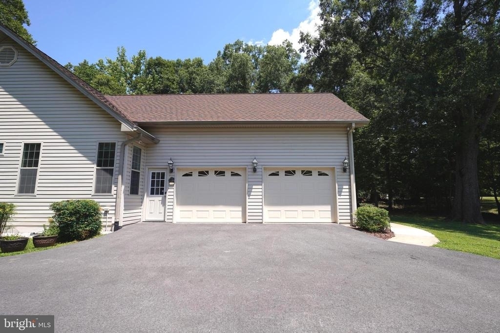 15401 Jamies Way - Photo 9