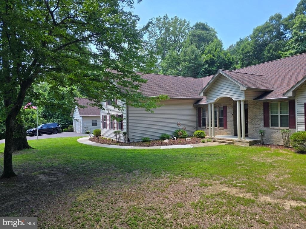 15401 Jamies Way - Photo 3