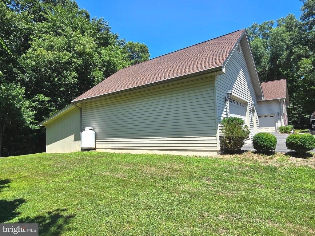 15401 Jamies Way - Photo 14