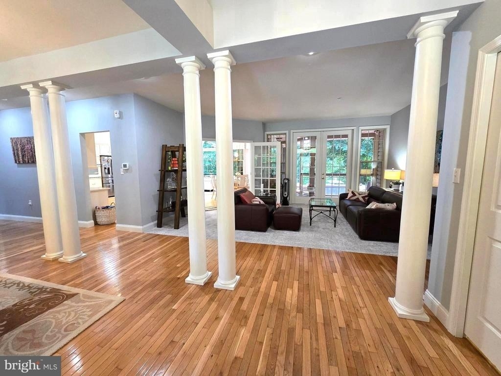 15401 Jamies Way - Photo 35